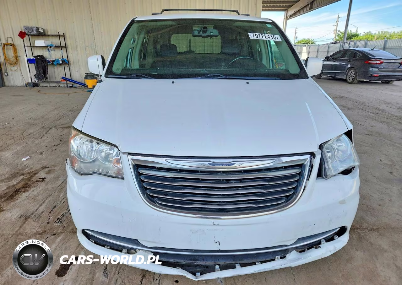 2016 Chrysler Town & Country Touring VIN:2C4RC1BG6GR205675 - 5