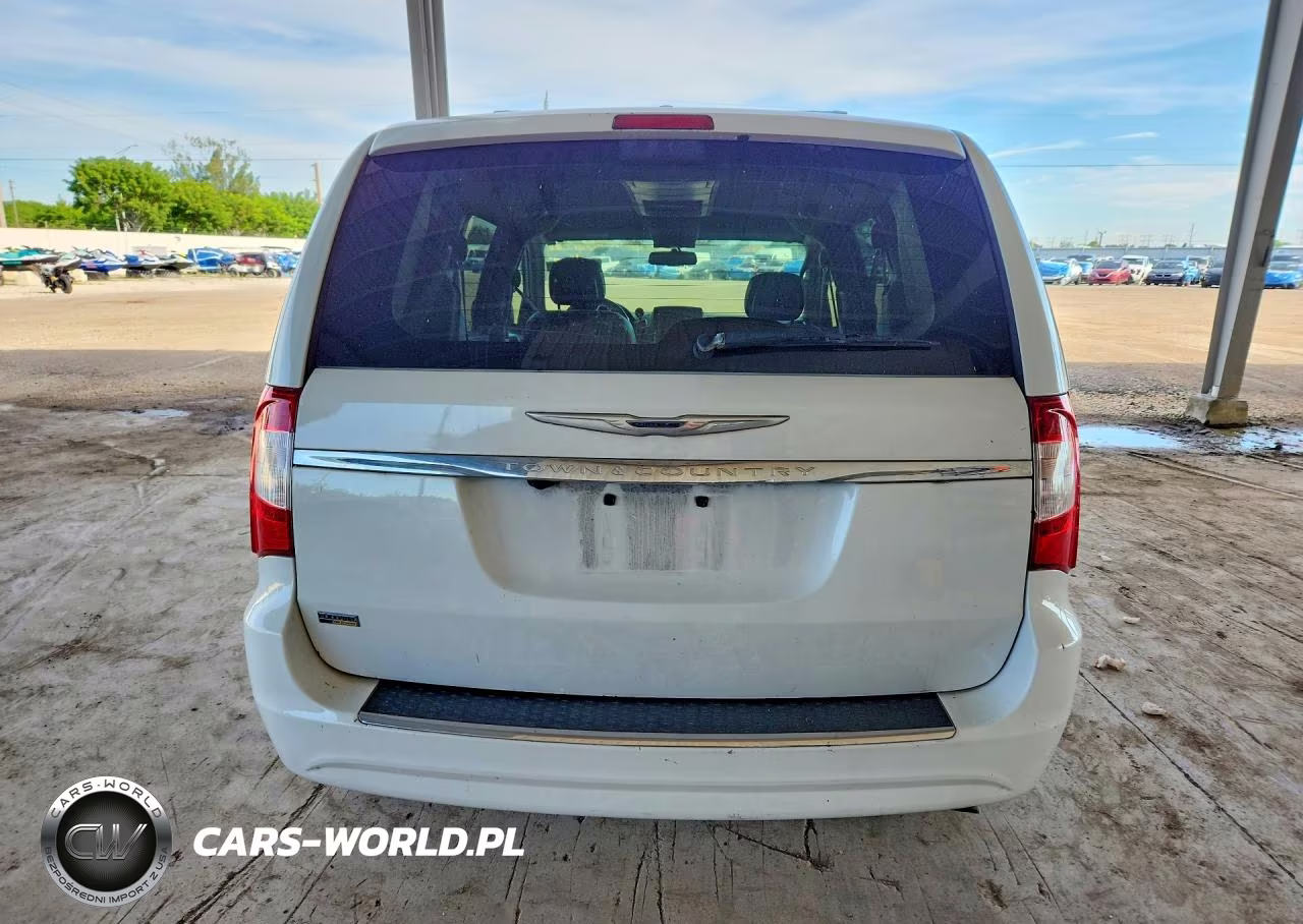 2016 Chrysler Town & Country Touring VIN:2C4RC1BG6GR205675 - 6