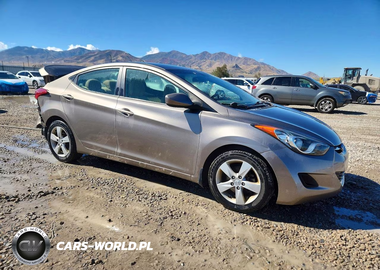 2013 Hyundai Elantra Gls VIN:5NPDH4AE4DH402575 - 4
