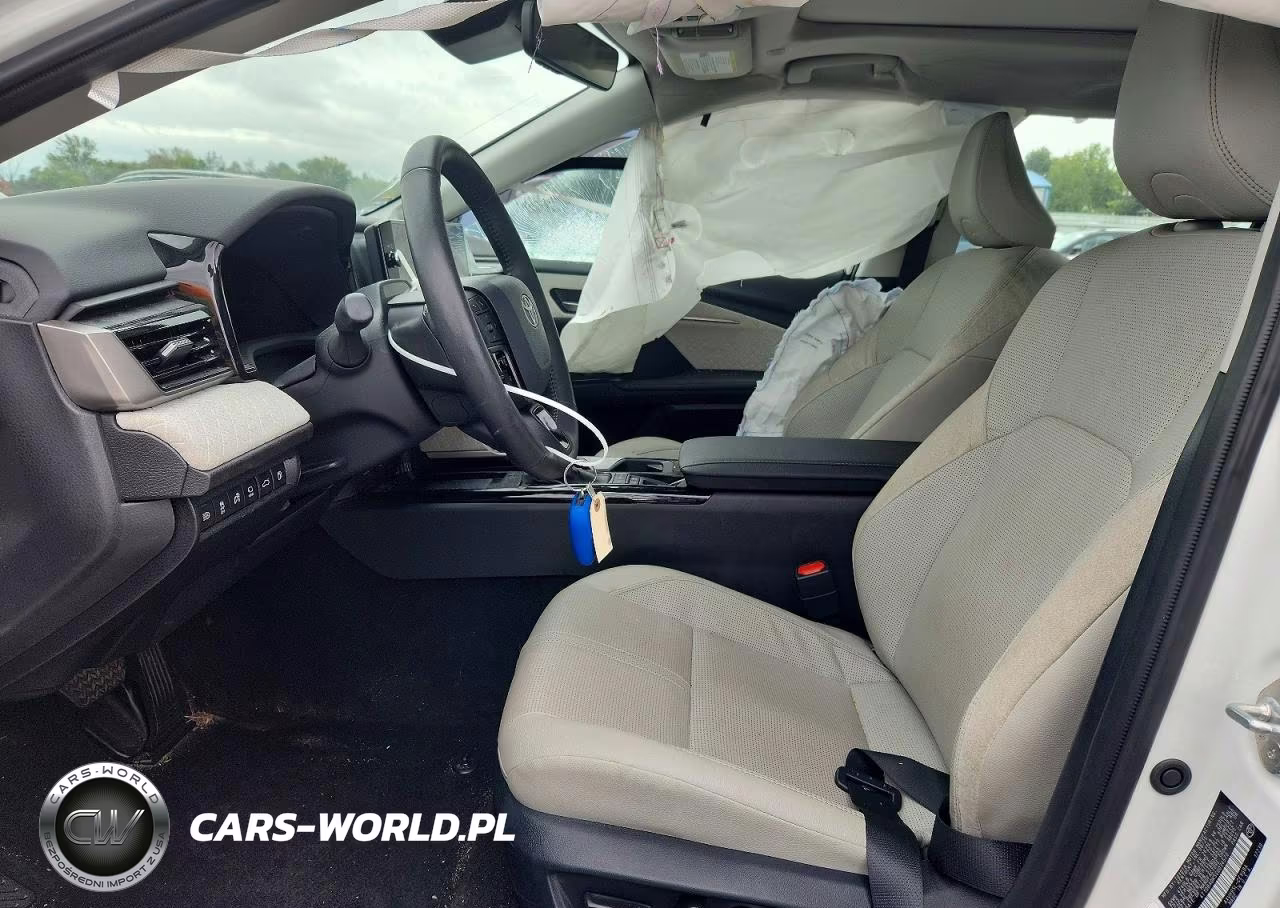 2025 Toyota Camry Xle VIN:4T1DBADK5SU034570 - 7