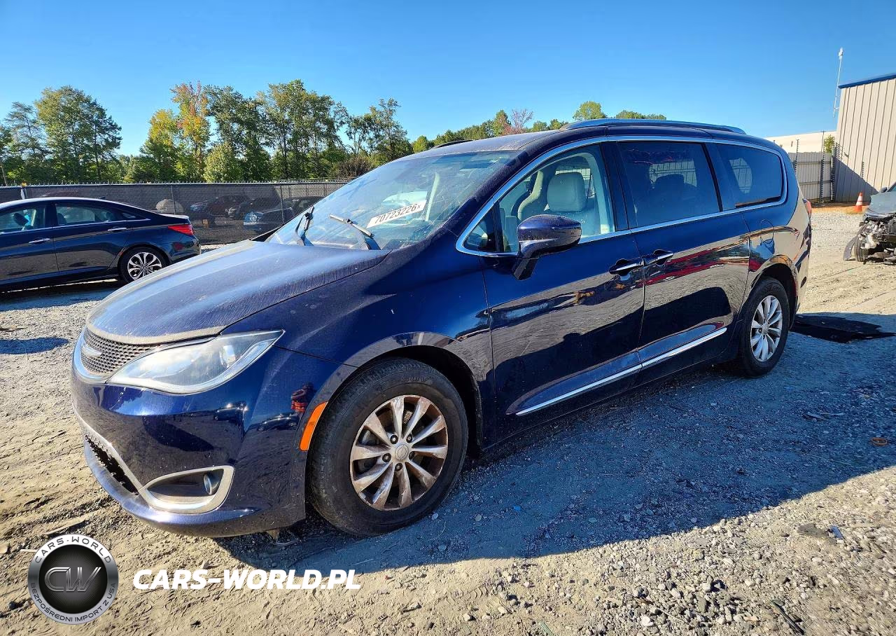 2018 Chrysler Pacifica Touring L VIN:2C4RC1BG8JR178096 - 1