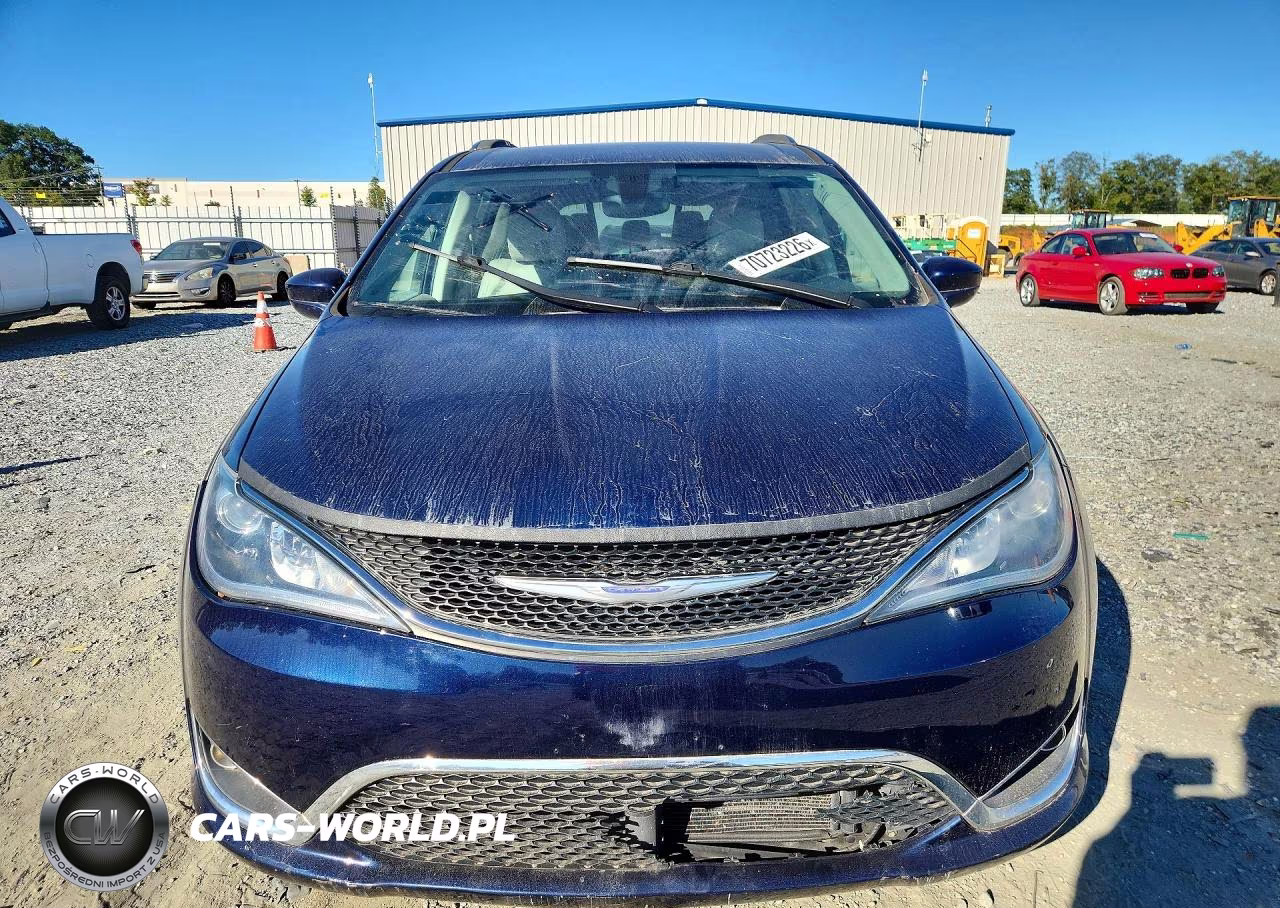 2018 Chrysler Pacifica Touring L VIN:2C4RC1BG8JR178096 - 5