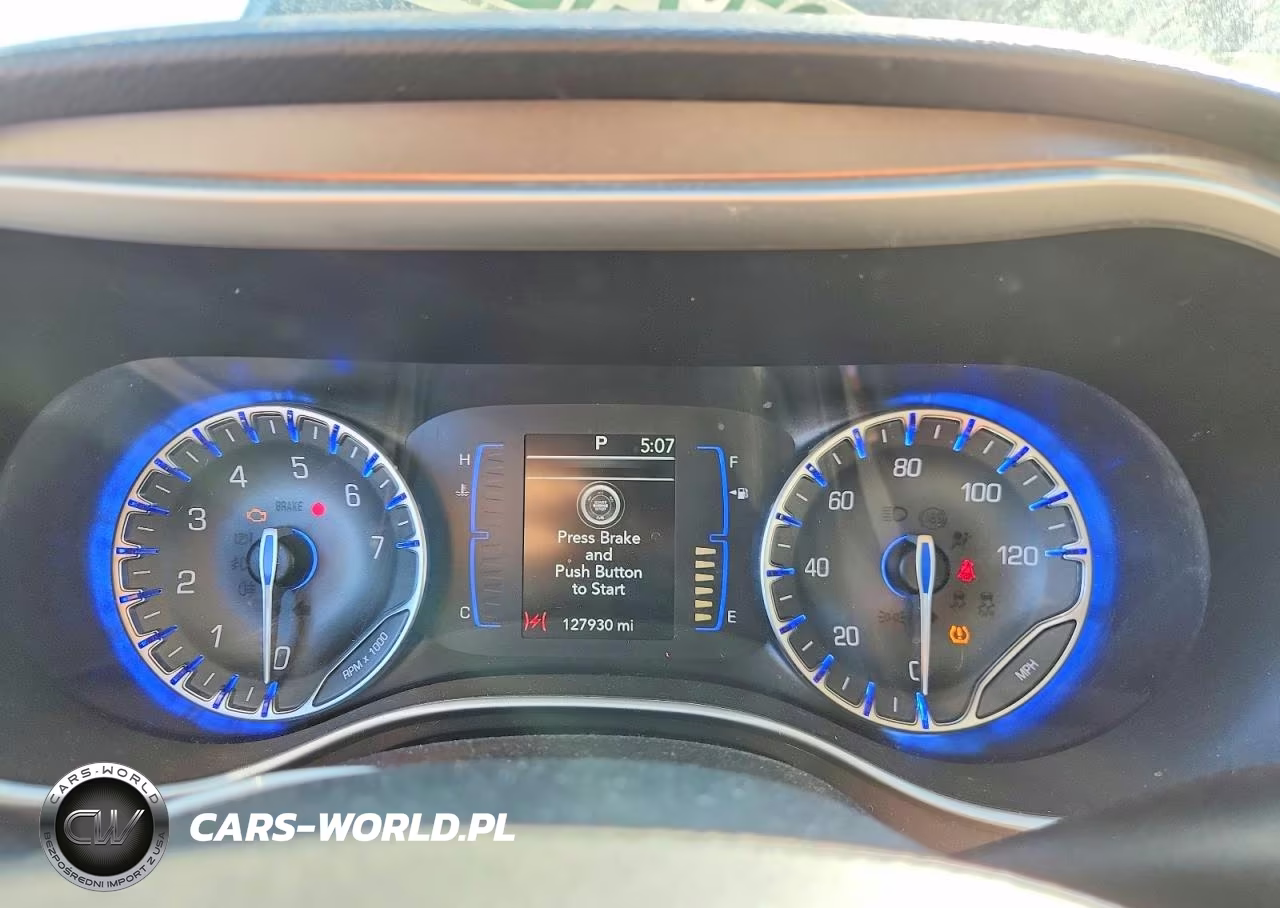 2018 Chrysler Pacifica Touring L VIN:2C4RC1BG8JR178096 - 9