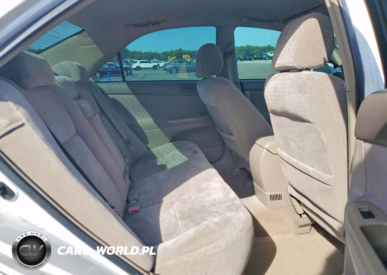 2002 Toyota Camry Le VIN:4T1BE32KX2U554292 - 10