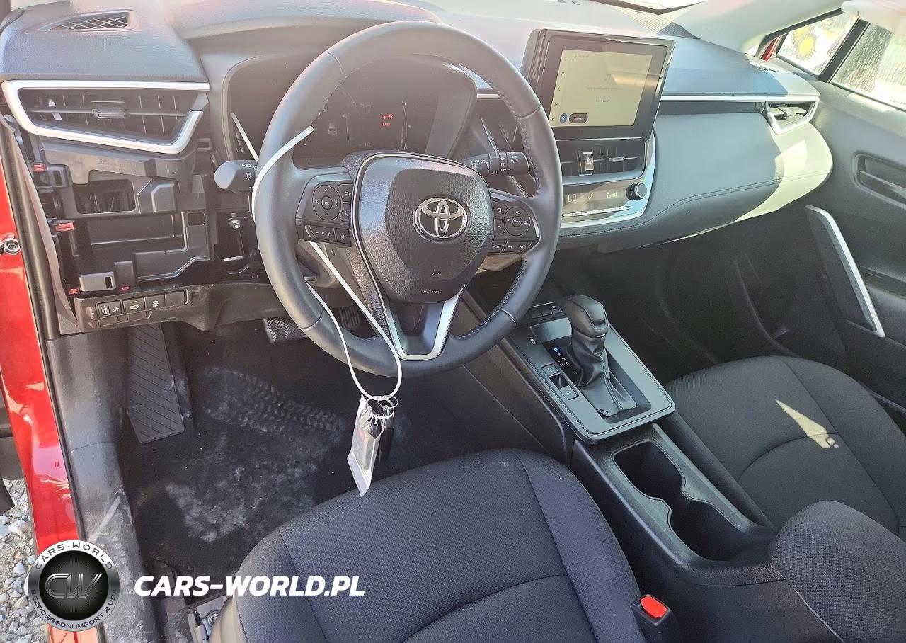 2026 Toyota Corolla Cross Le VIN:7MUCAABG3TV158883 - 8