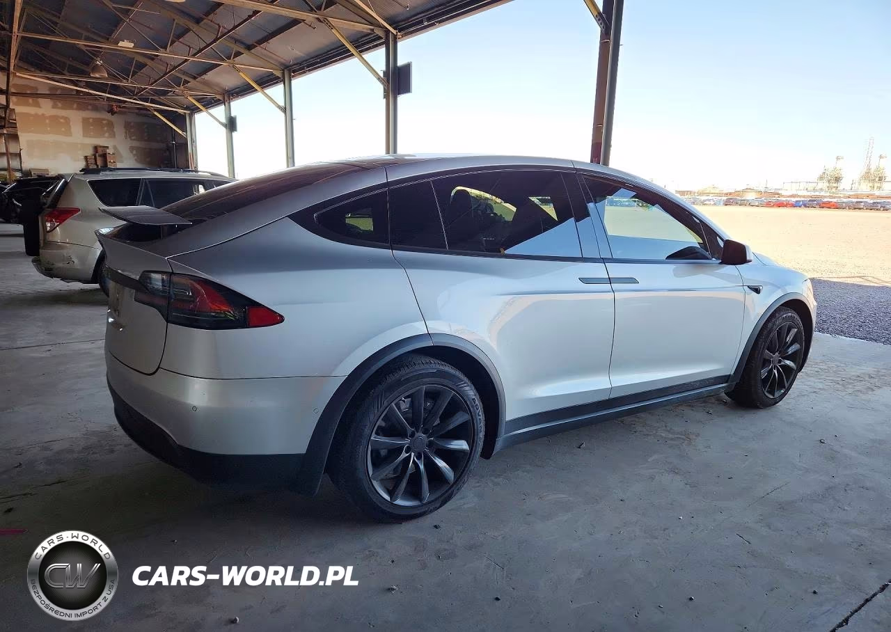 2017 Tesla Model X VIN:5YJXCBE21HF035655 - 3
