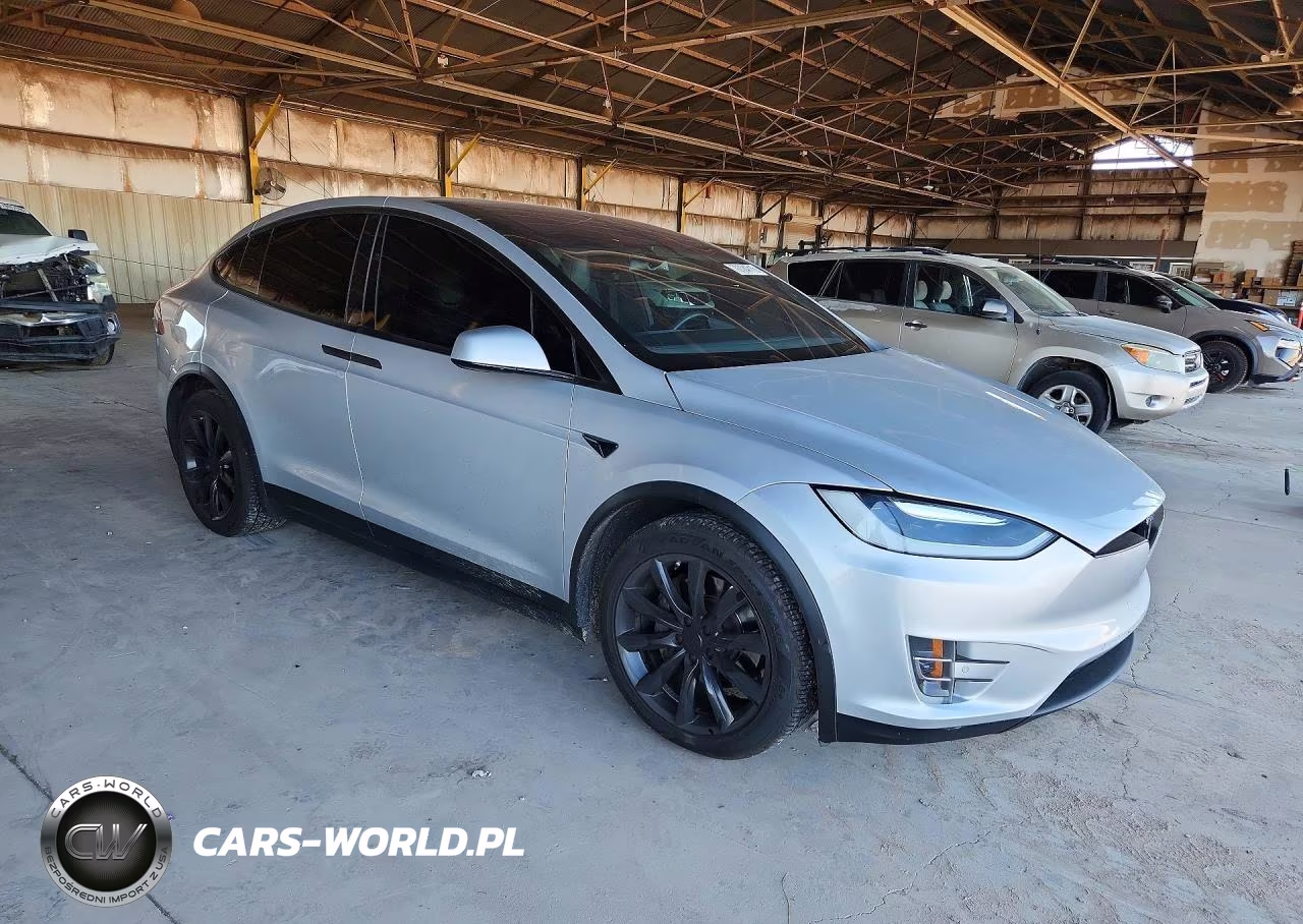 2017 Tesla Model X VIN:5YJXCBE21HF035655 - 4