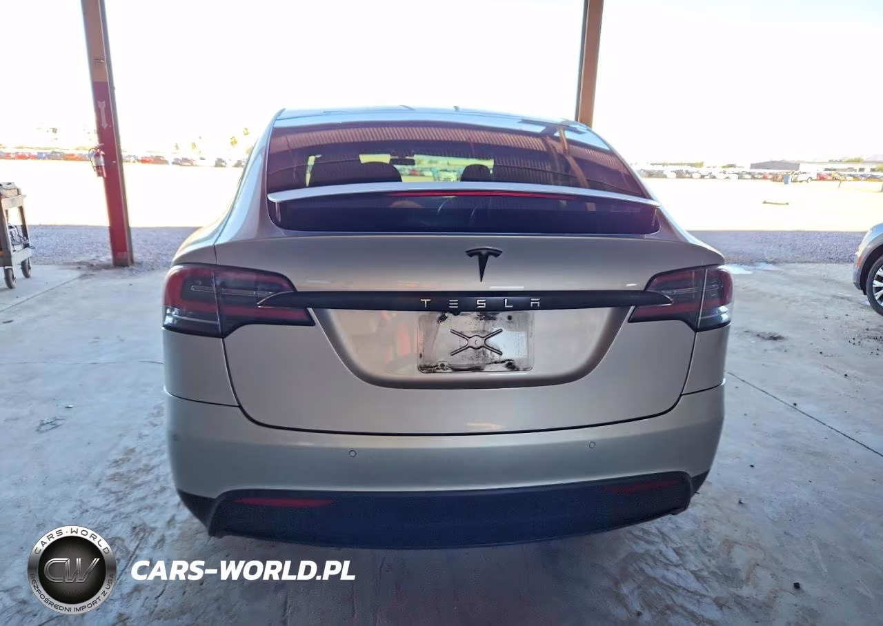 2017 Tesla Model X VIN:5YJXCBE21HF035655 - 6