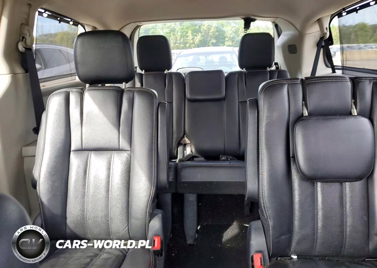 2012 Chrysler Town & Country Touring L VIN:2C4RC1CGXCR338688 - 10