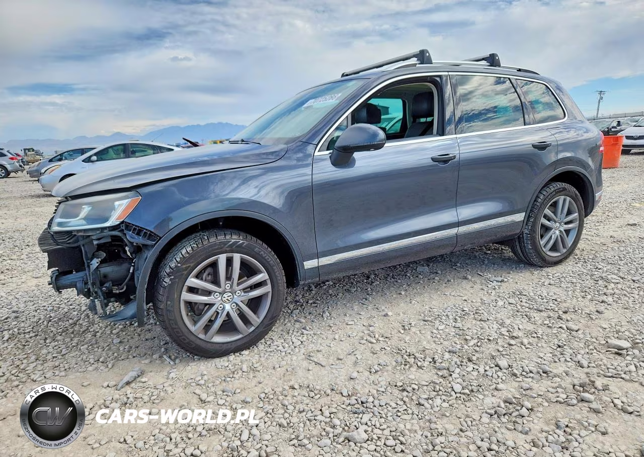 2016 Volkswagen Touareg Sport VIN:WVGEF9BP8GD012964 - 1