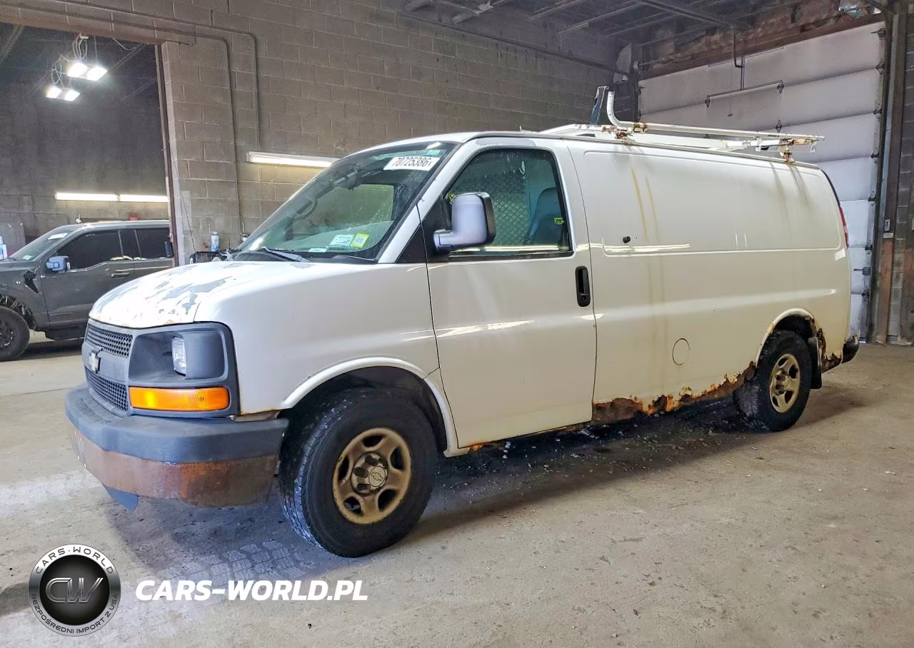 2008 Chevrolet Express G1500 VIN:1GCFG15X181207035 - 1