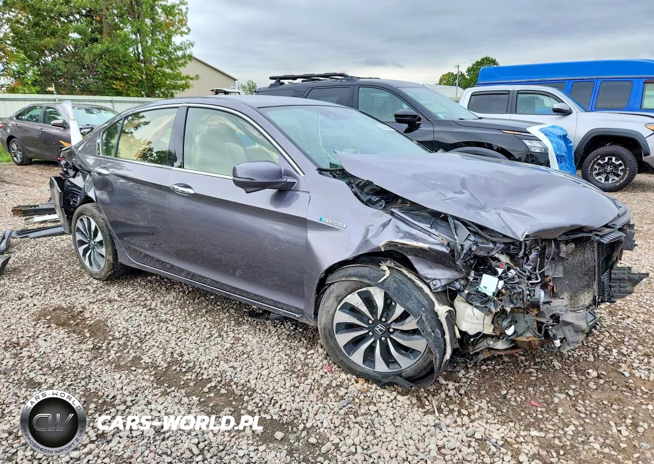 2017 Honda Accord Hybrid VIN:JHMCR6F39HC001065 - 4