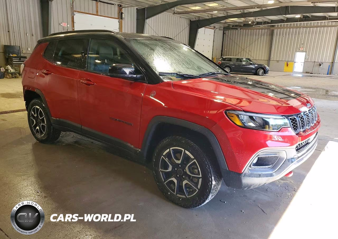 2025 Jeep Compass Trailhawk VIN:3C4NJDDN8ST556854 - 4