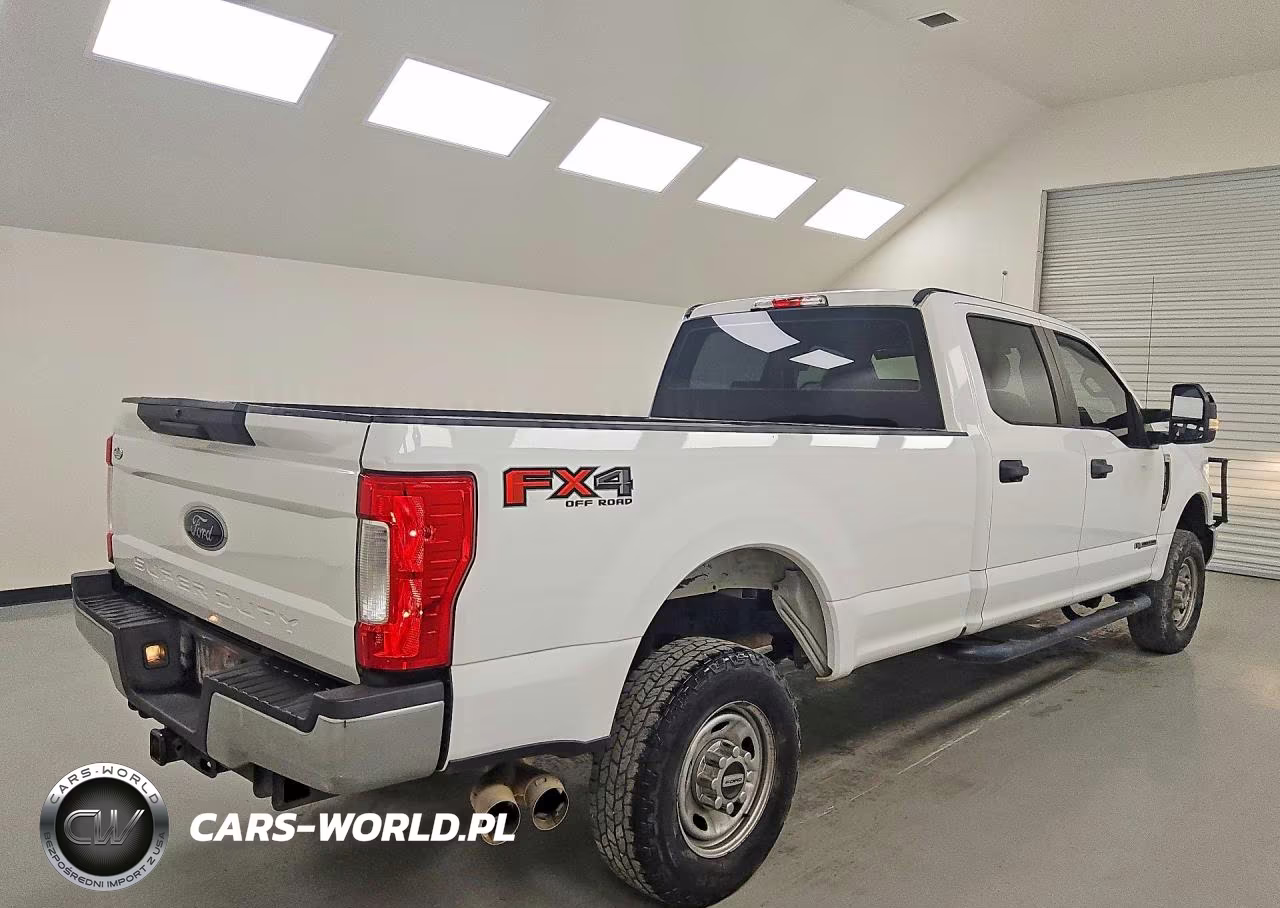 2019 Ford F250 Super Duty VIN:1FT7W2BTXKEC61335 - 3