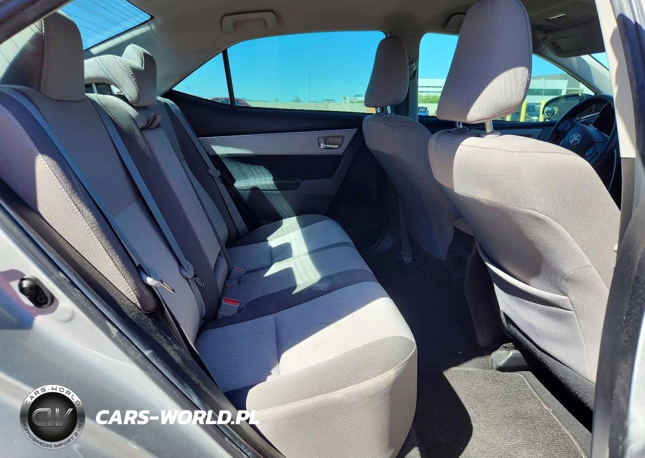 2018 Toyota Corolla Le VIN:2T1BURHE5JC007373 - 10