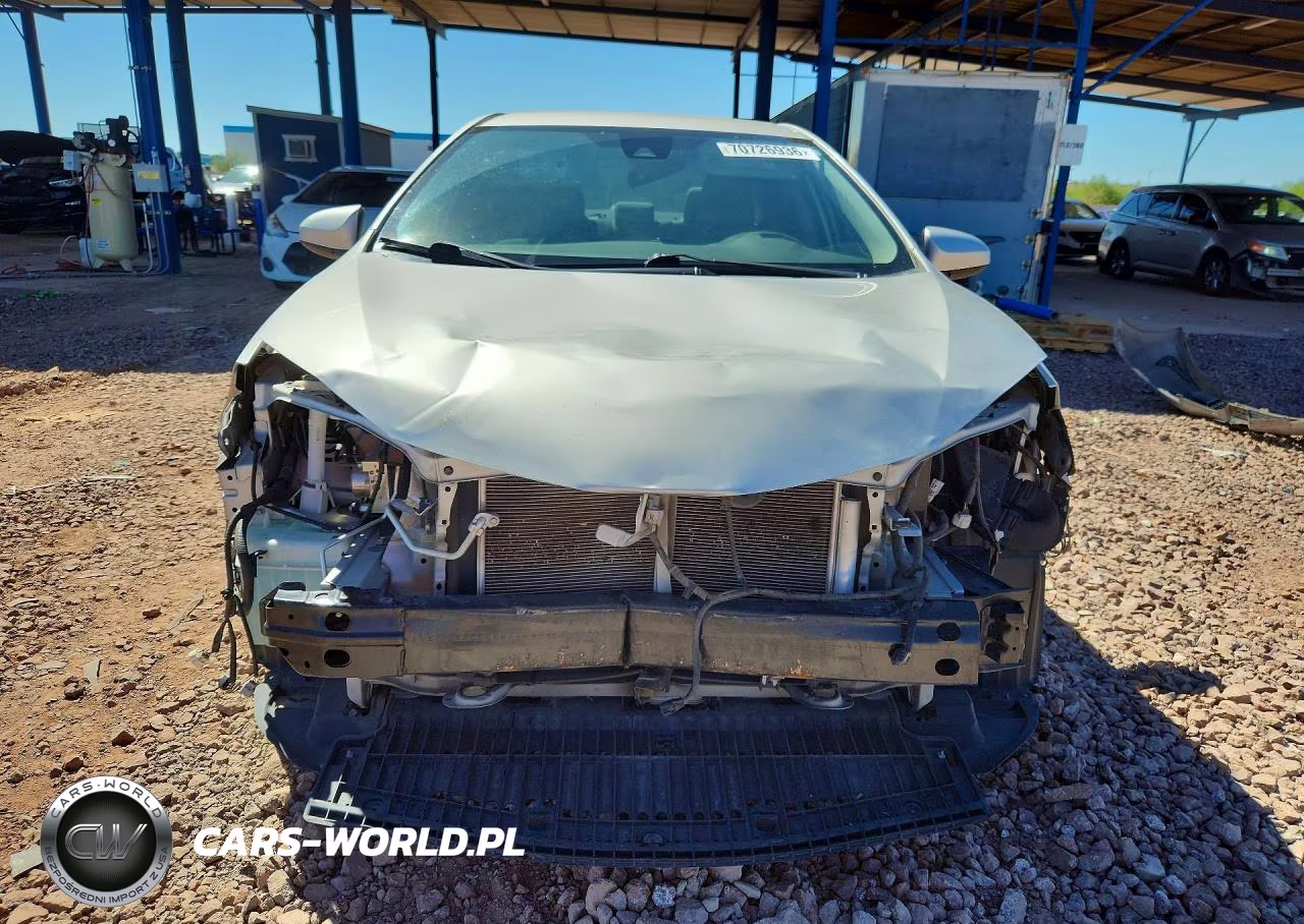 2018 Toyota Corolla Le VIN:2T1BURHE5JC007373 - 5