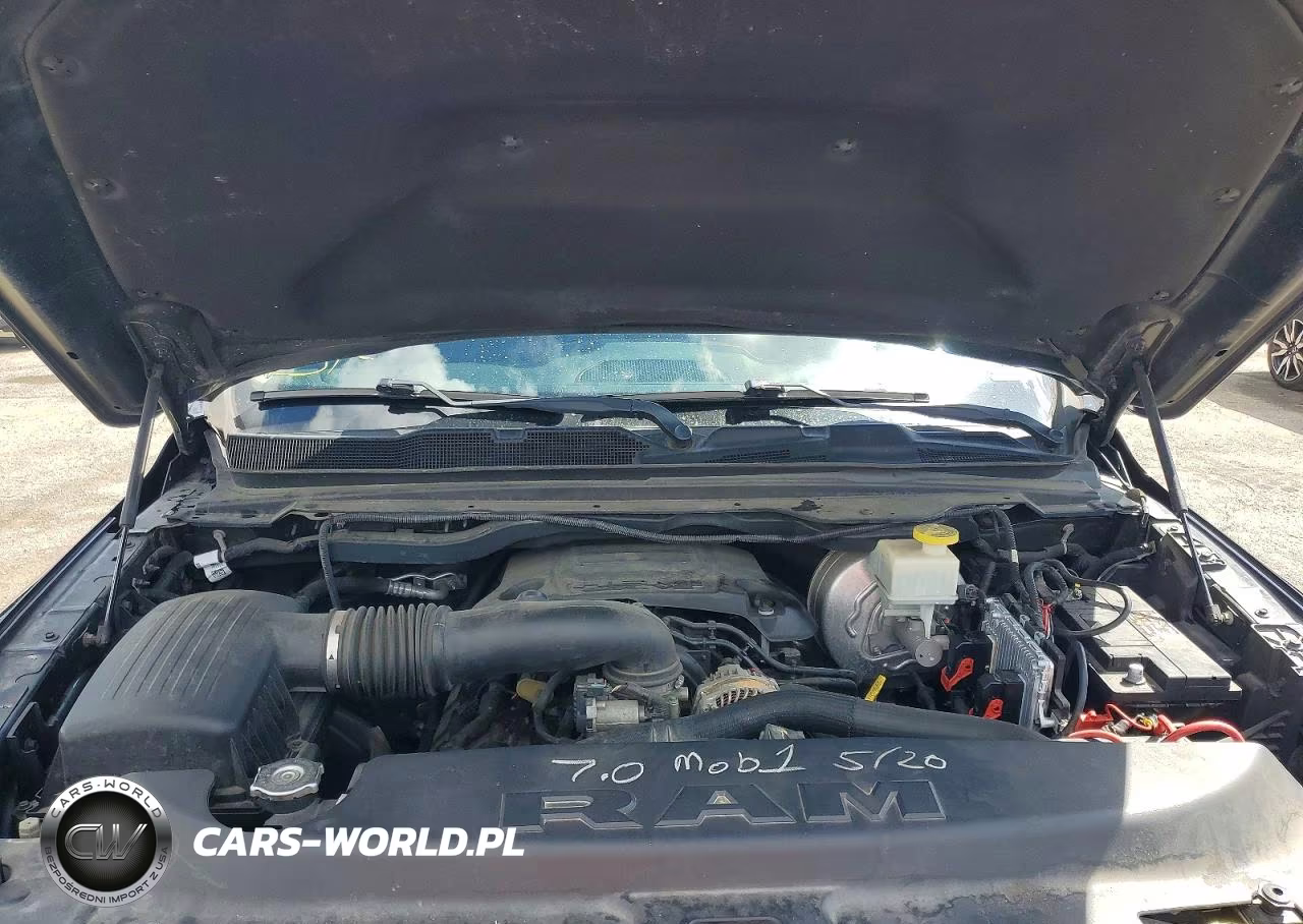 2019 Ram 1500 Laramie VIN:1C6SRFJT9KN606985 - 11