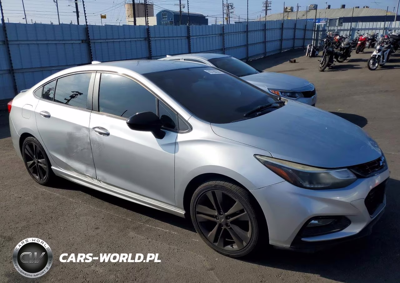 2018 Chevrolet Cruze Lt VIN:1G1BE5SM2J7124974 - 4
