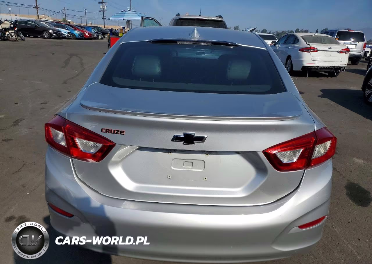 2018 Chevrolet Cruze Lt VIN:1G1BE5SM2J7124974 - 6