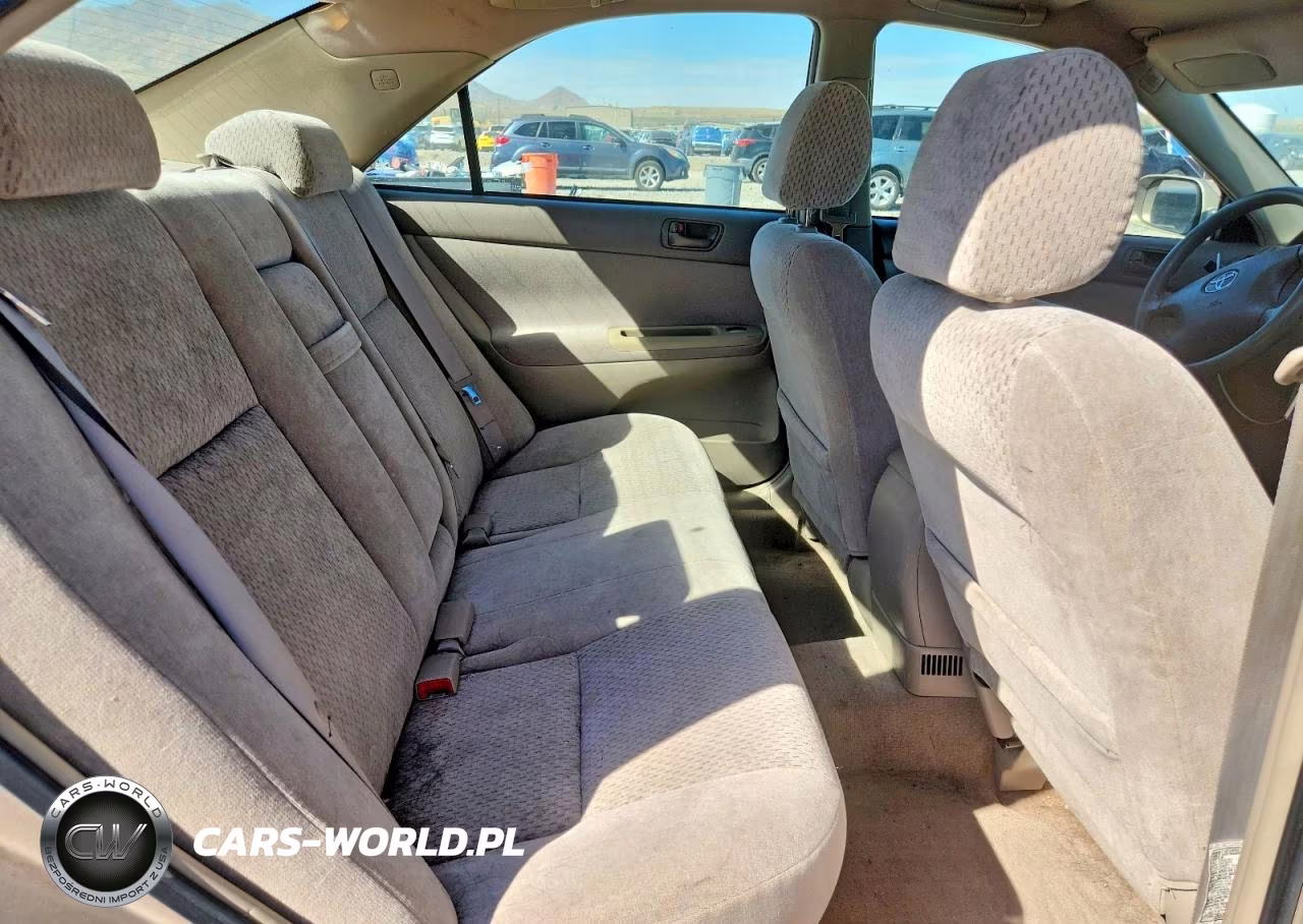 2003 Toyota Camry Le VIN:4T1BE30K73U225246 - 10