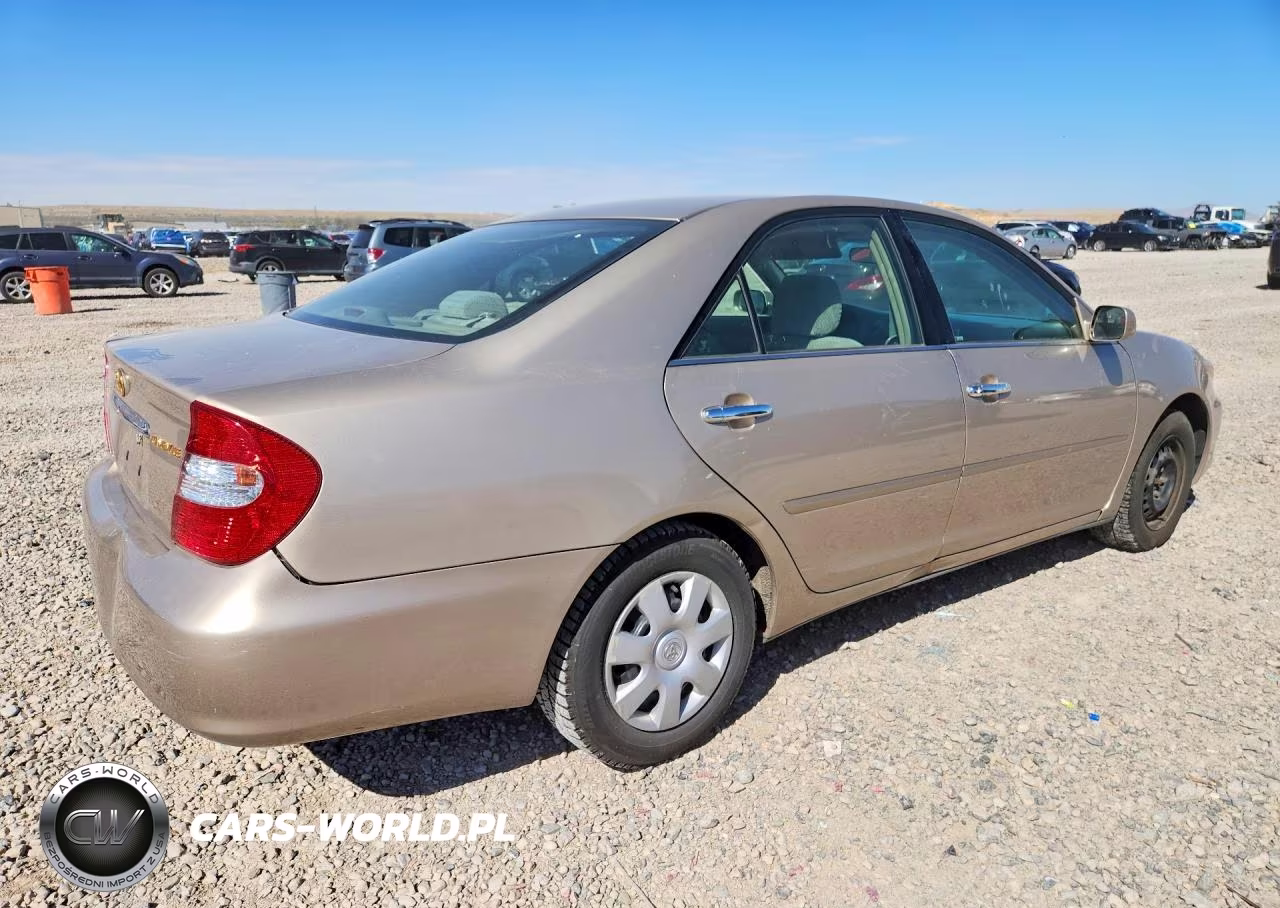 2003 Toyota Camry Le VIN:4T1BE30K73U225246 - 3