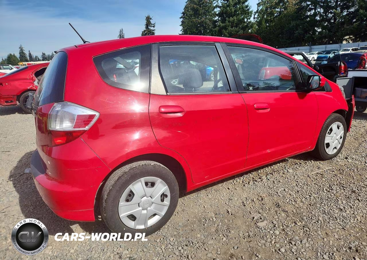 2013 Honda Fit VIN:JHMGE8H31DC024971 - 3