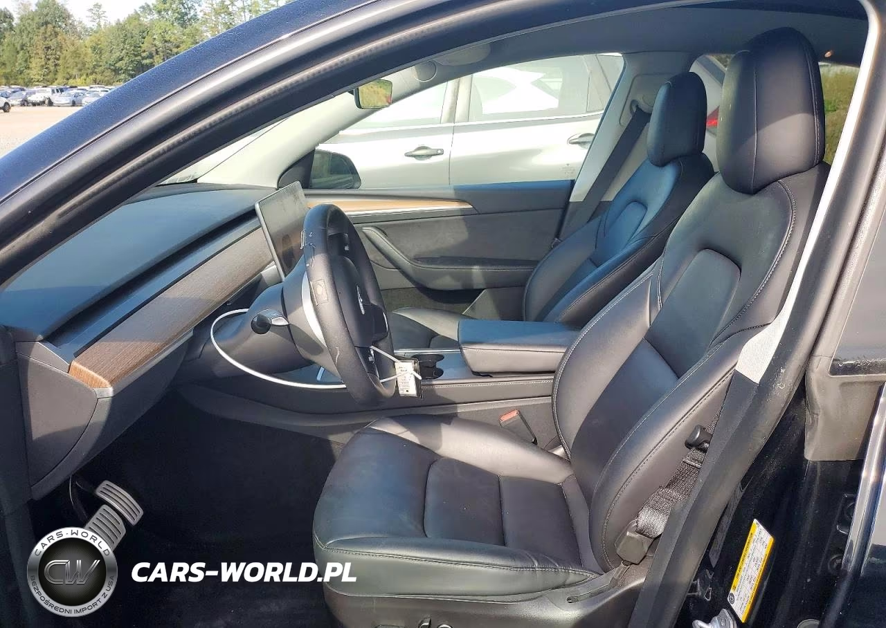 2023 Tesla Model Y VIN:7SAYGDEF5PF590827 - 7