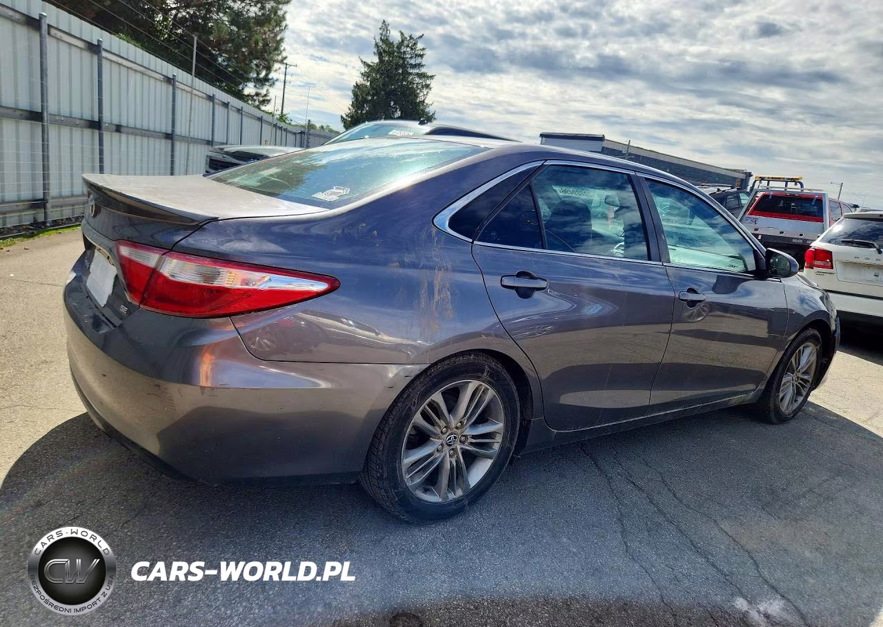 2016 Toyota Camry Se VIN:4T1BF1FK0GU565790 - 3