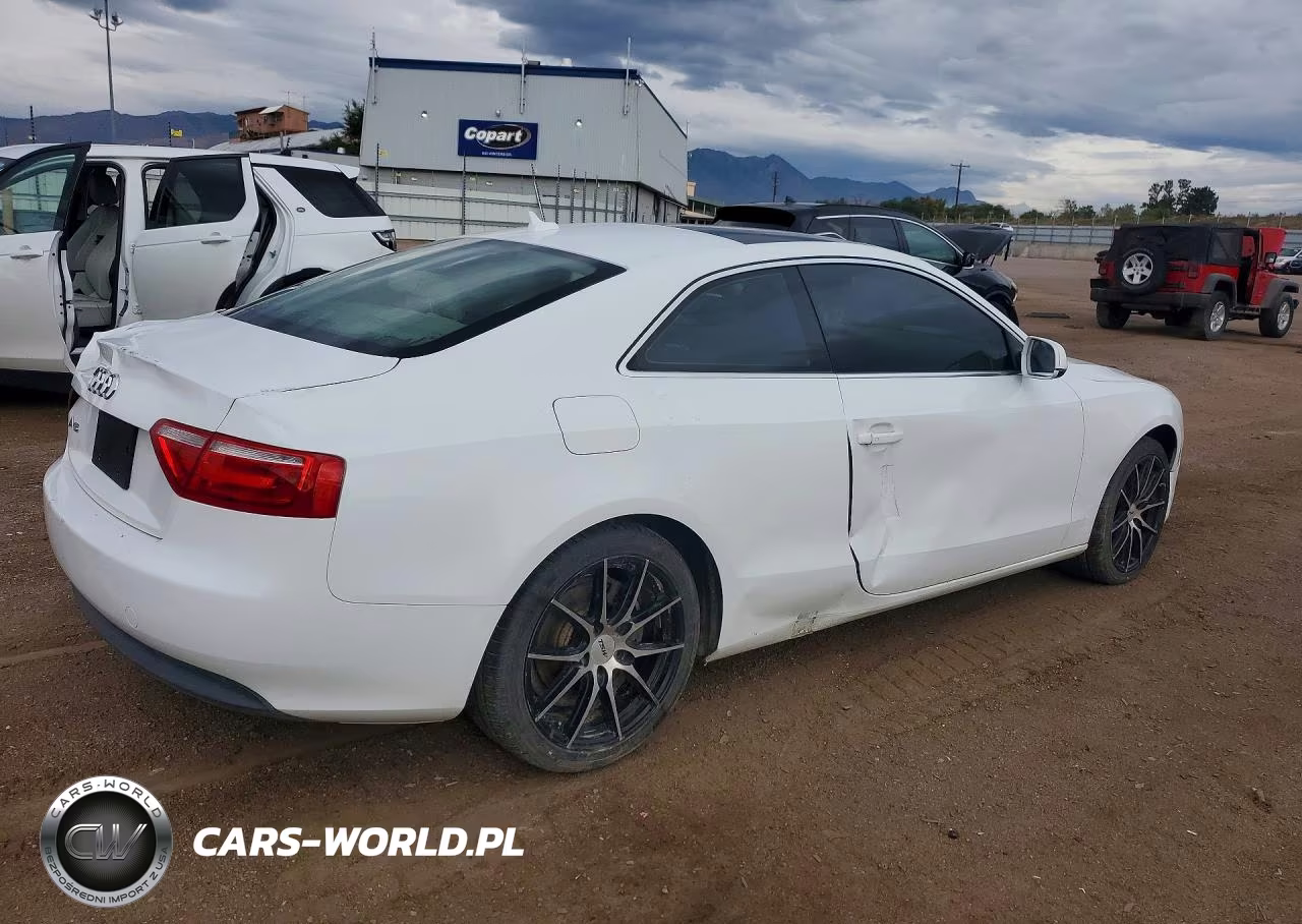 2012 Audi A5 Premium VIN:WAUCFAFR0CA003192 - 3