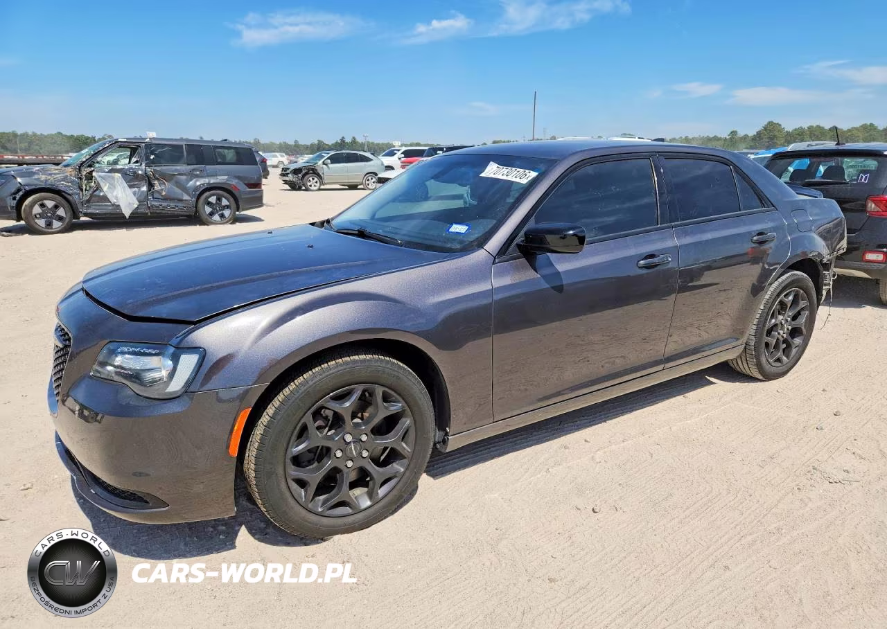 2020 Chrysler 300 Touring VIN:2C3CCARG1LH233724 - 1