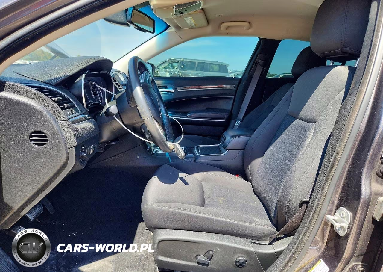 2020 Chrysler 300 Touring VIN:2C3CCARG1LH233724 - 7