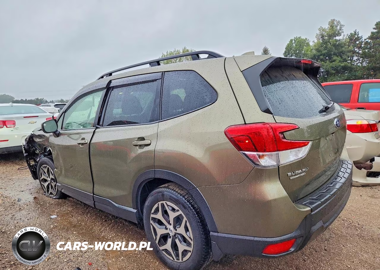 2022 Subaru Forester Premium VIN:JF2SKAEC8NH482190 - 2