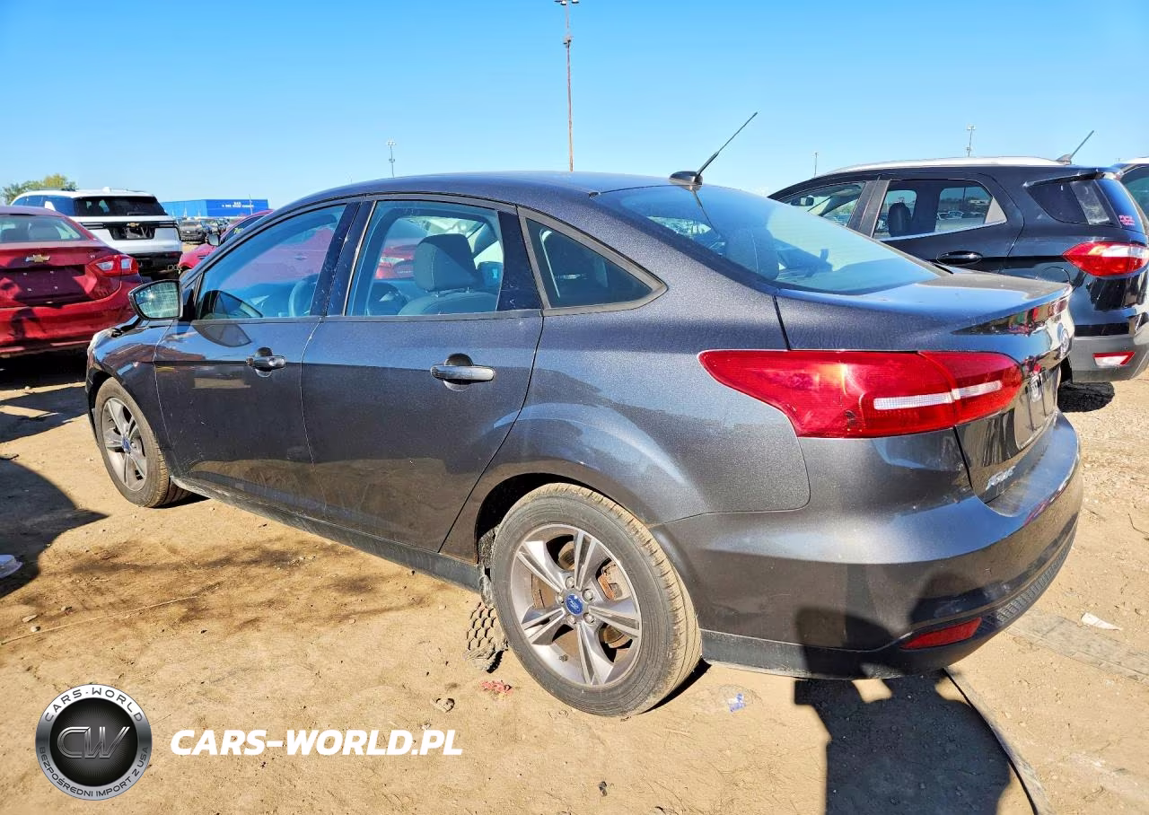 2018 Ford Focus Se VIN:1FADP3FEXJL298354 - 2