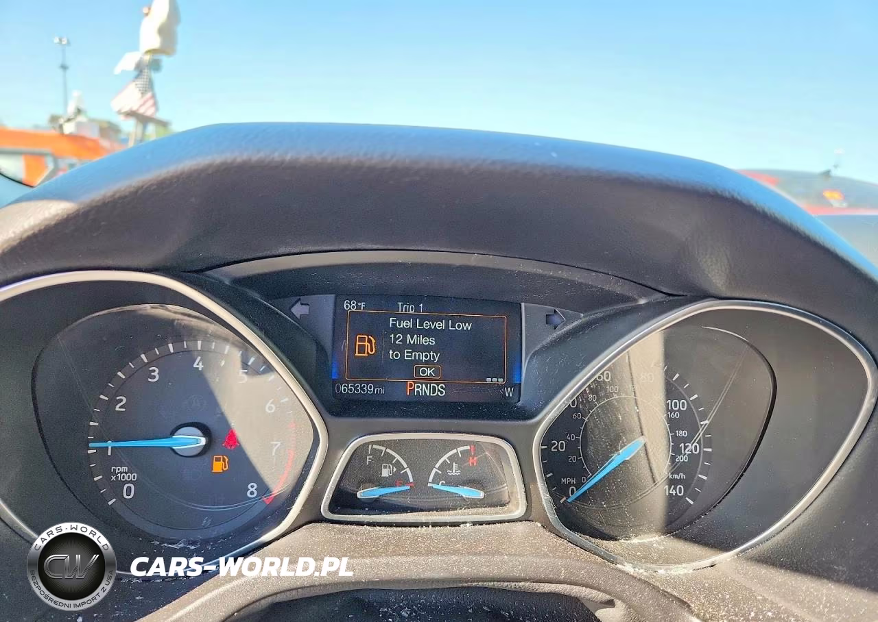 2018 Ford Focus Se VIN:1FADP3FEXJL298354 - 9