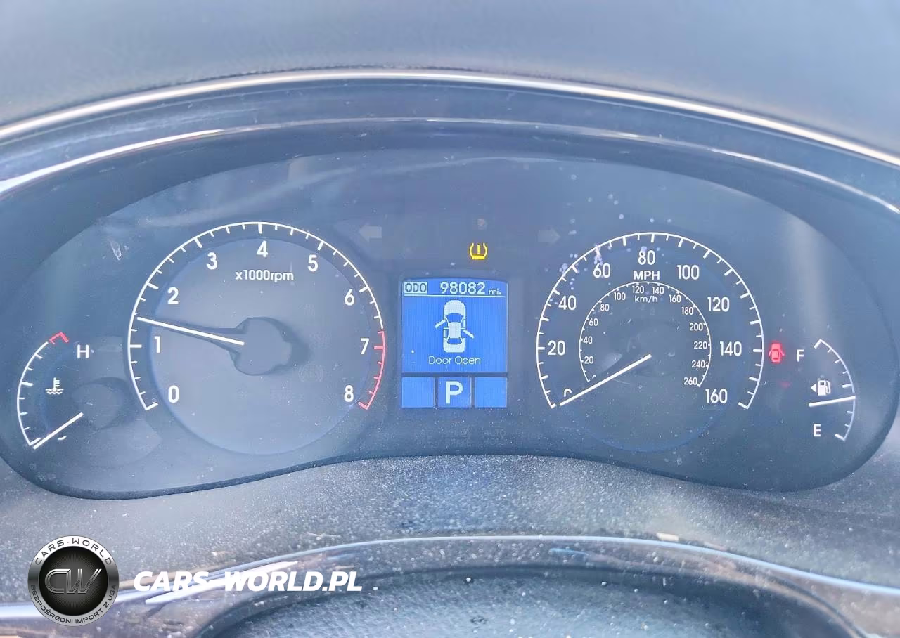 2014 Hyundai Genesis 3.8L VIN:KMHGC4DD6EU260036 - 9
