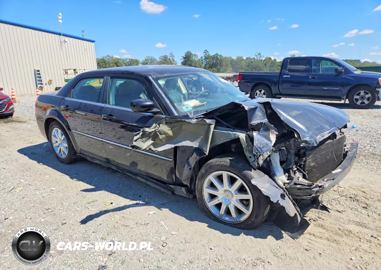 2009 Chrysler 300 Touring VIN:2C3LA53VX9H568963 - 4