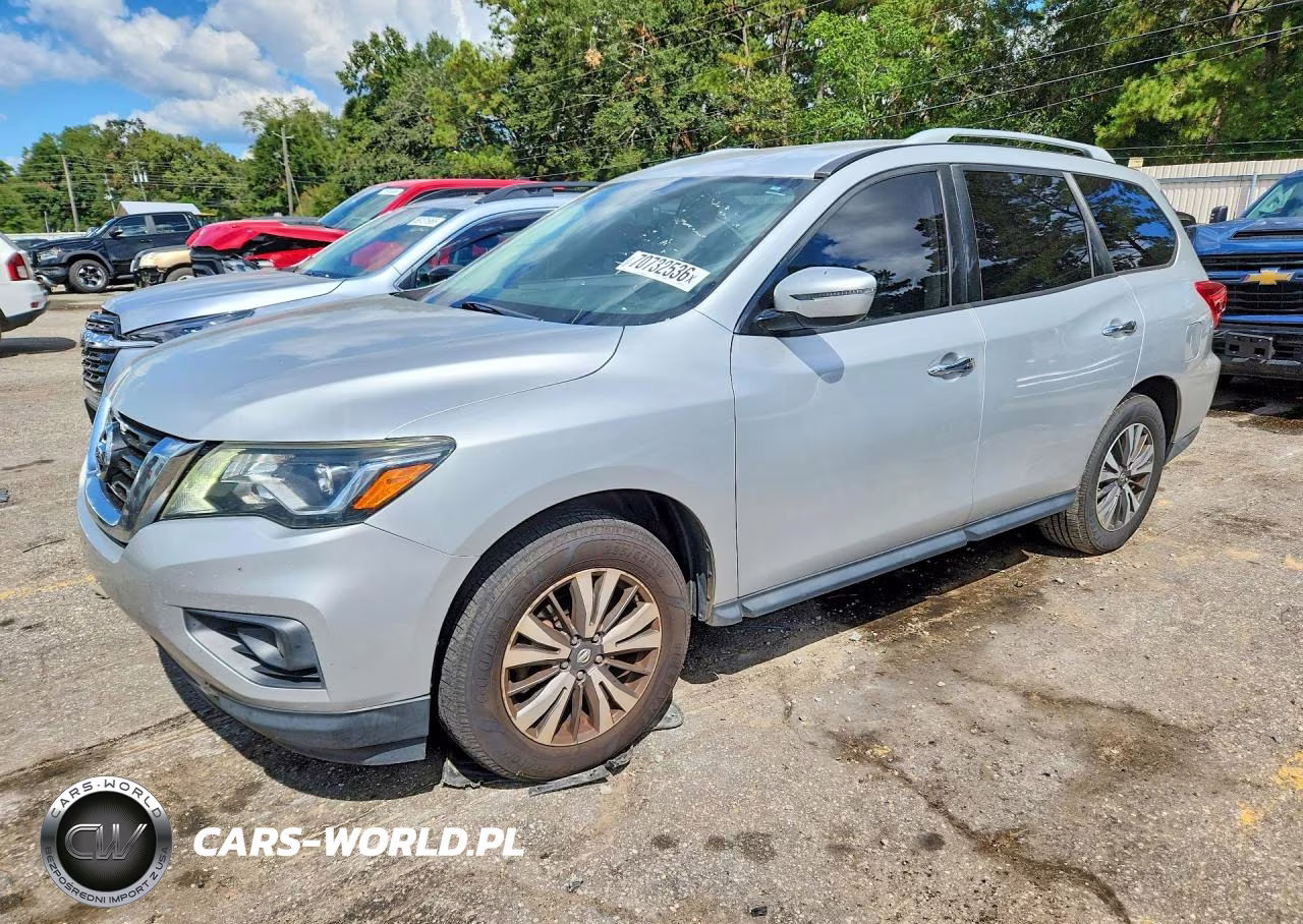 2017 Nissan Pathfinder Sv
