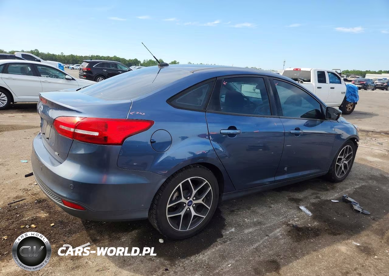 2018 Ford Focus Sel VIN:1FADP3H20JL201827 - 3