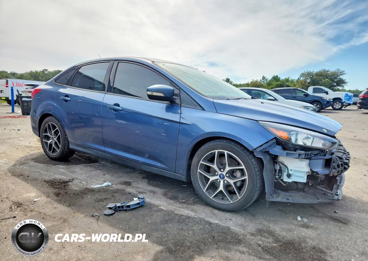 2018 Ford Focus Sel VIN:1FADP3H20JL201827 - 4