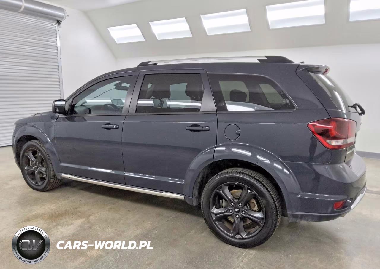 2018 Dodge Journey Crossroad VIN:3C4PDCGG7JT448490 - 2