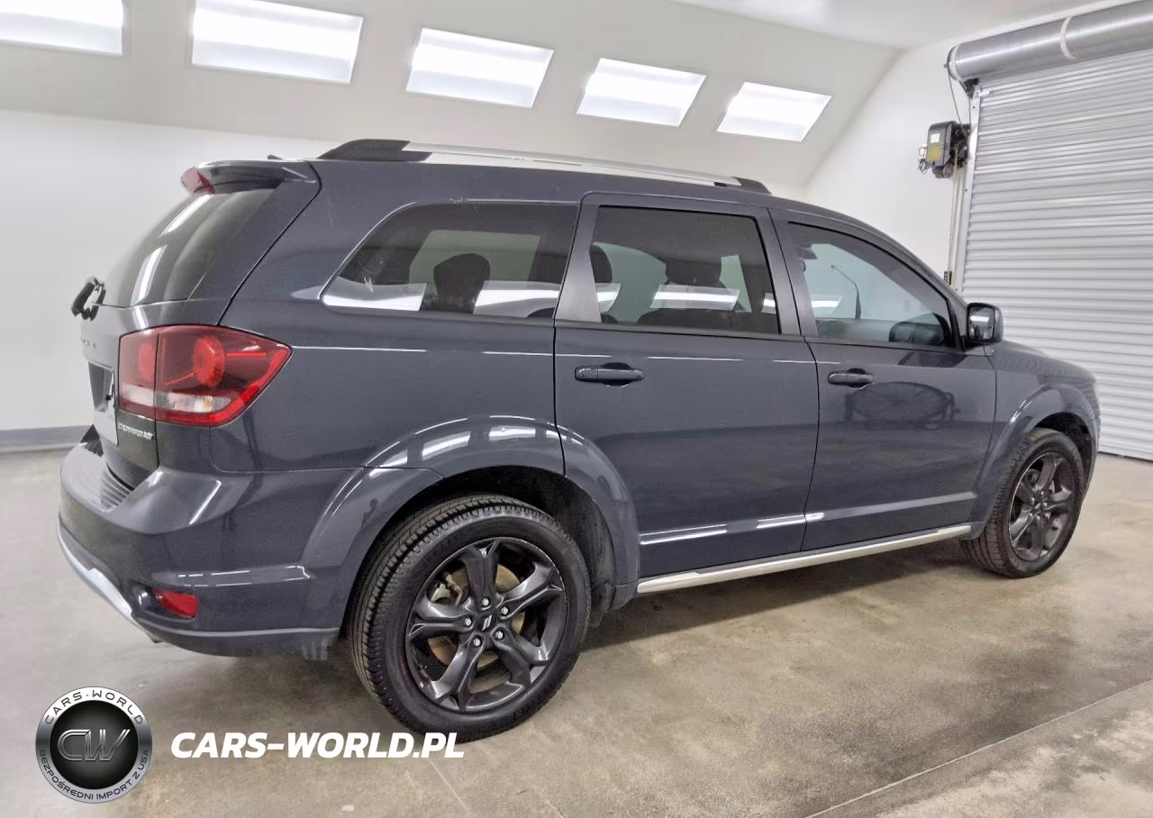 2018 Dodge Journey Crossroad VIN:3C4PDCGG7JT448490 - 3