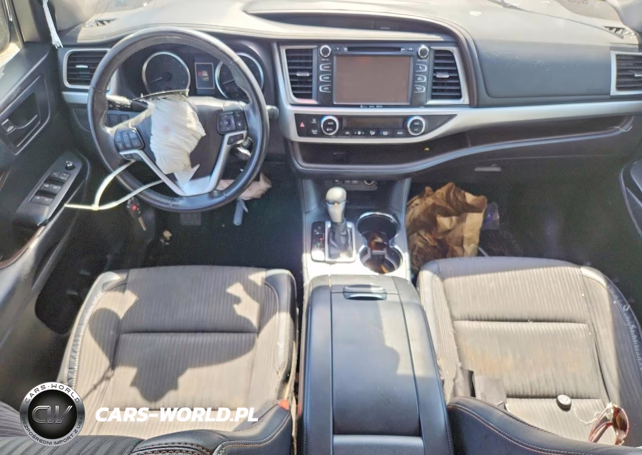 2018 Toyota Highlander Le Plus VIN:5TDZZRFHXJS269202 - 8