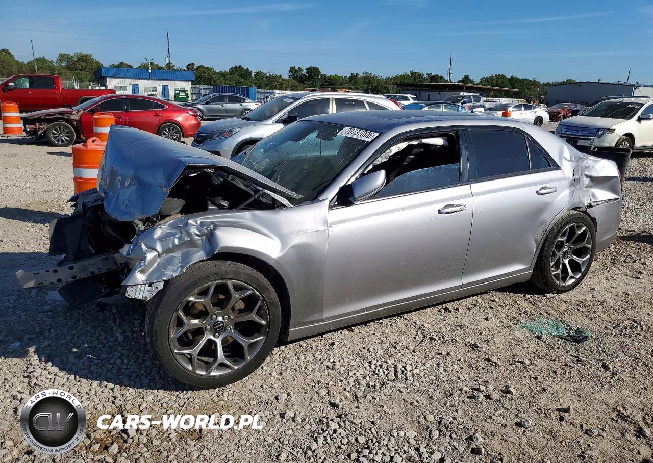 2018 Chrysler 300 S VIN:2C3CCABG6JH239963 - 1