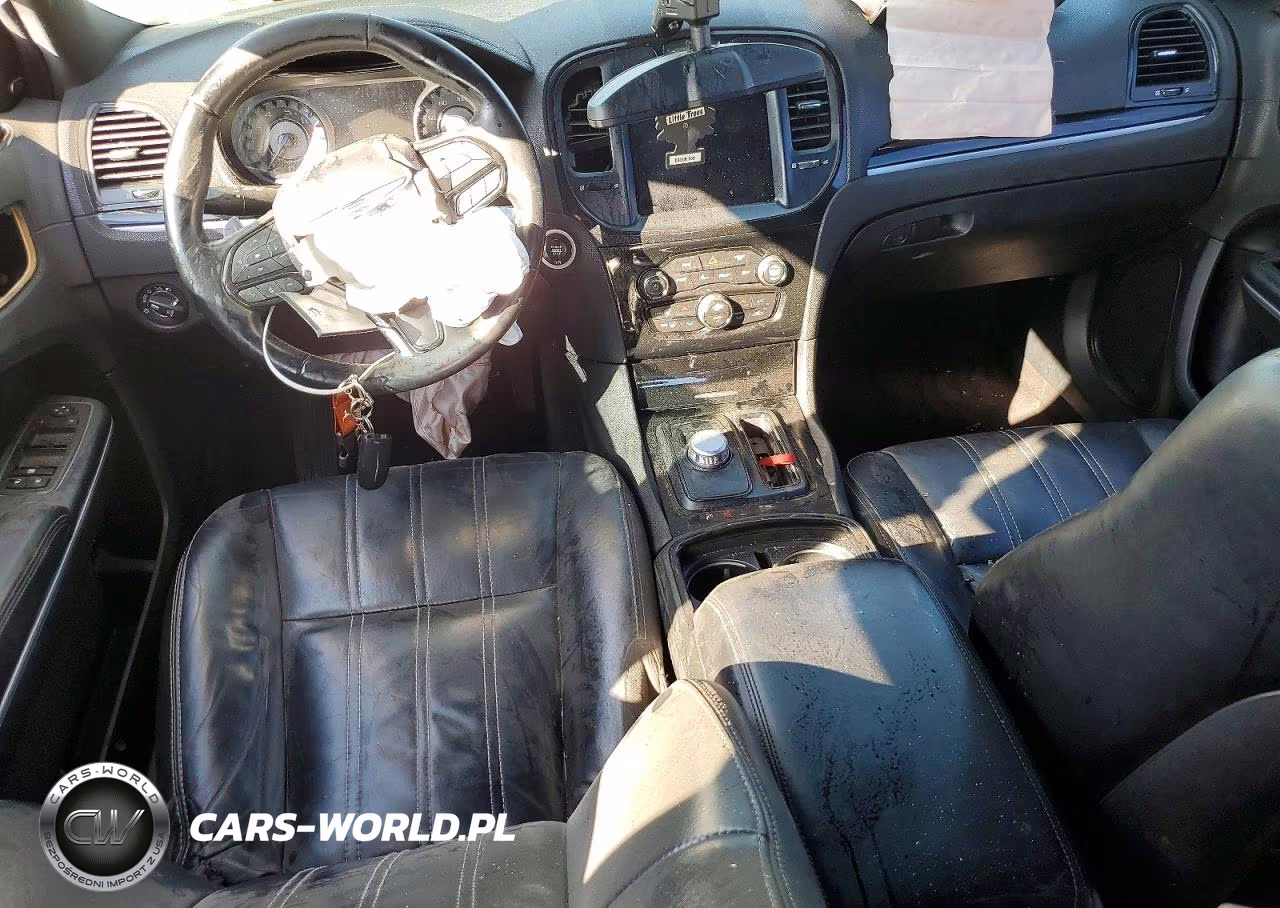 2018 Chrysler 300 S VIN:2C3CCABG6JH239963 - 8