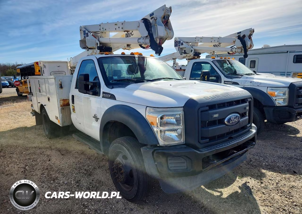 2016 Ford F550 Super Duty Bucket Truck VIN:1FDUF5GT8GEC62953 - 4