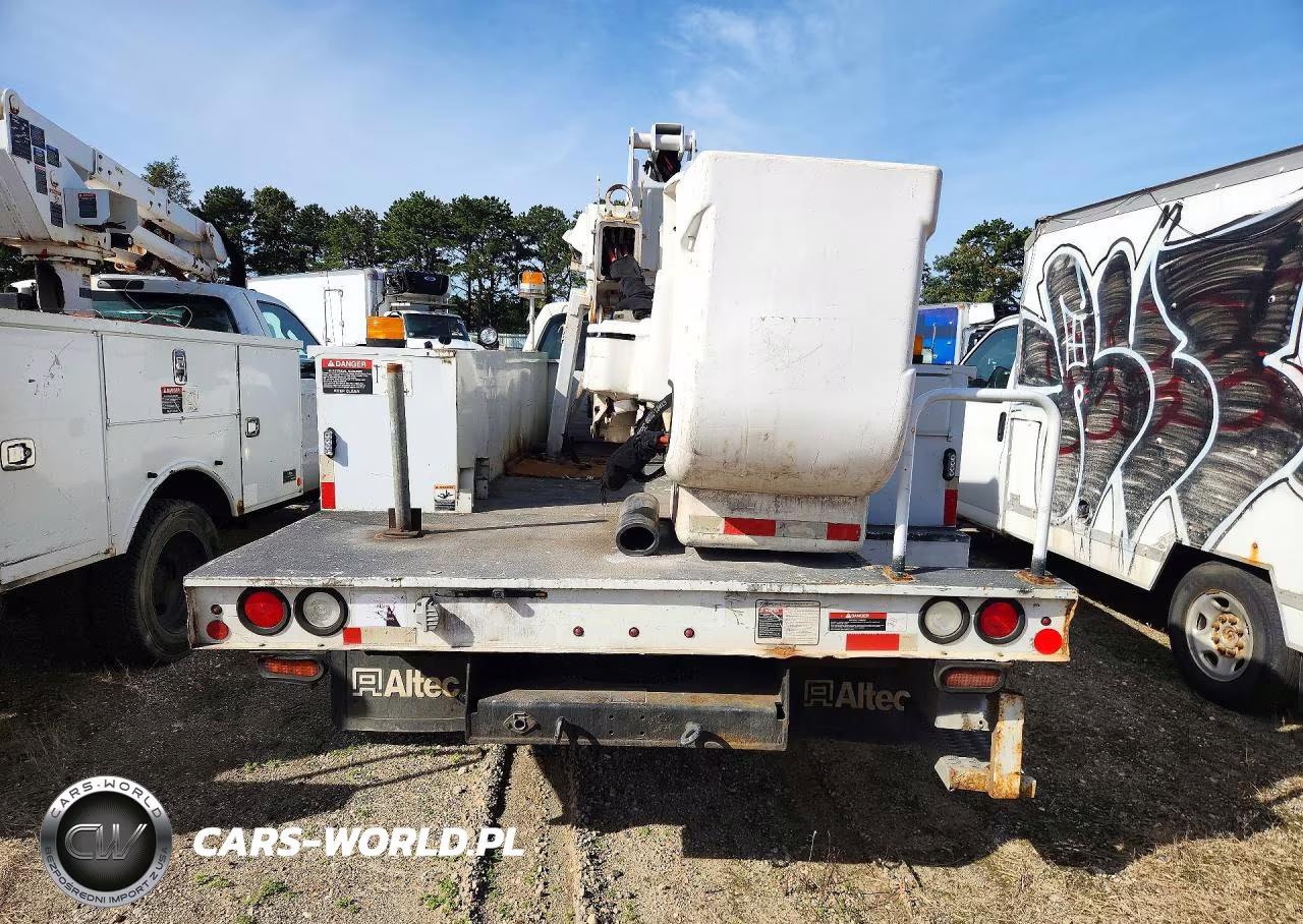 2016 Ford F550 Super Duty Bucket Truck VIN:1FDUF5GT8GEC62953 - 6