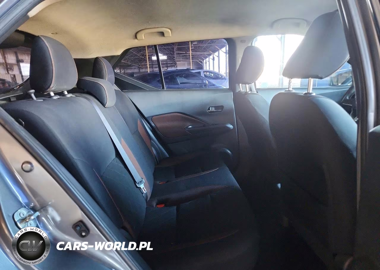 2018 Nissan Kicks Sr VIN:3N1CP5CUXJL545067 - 10