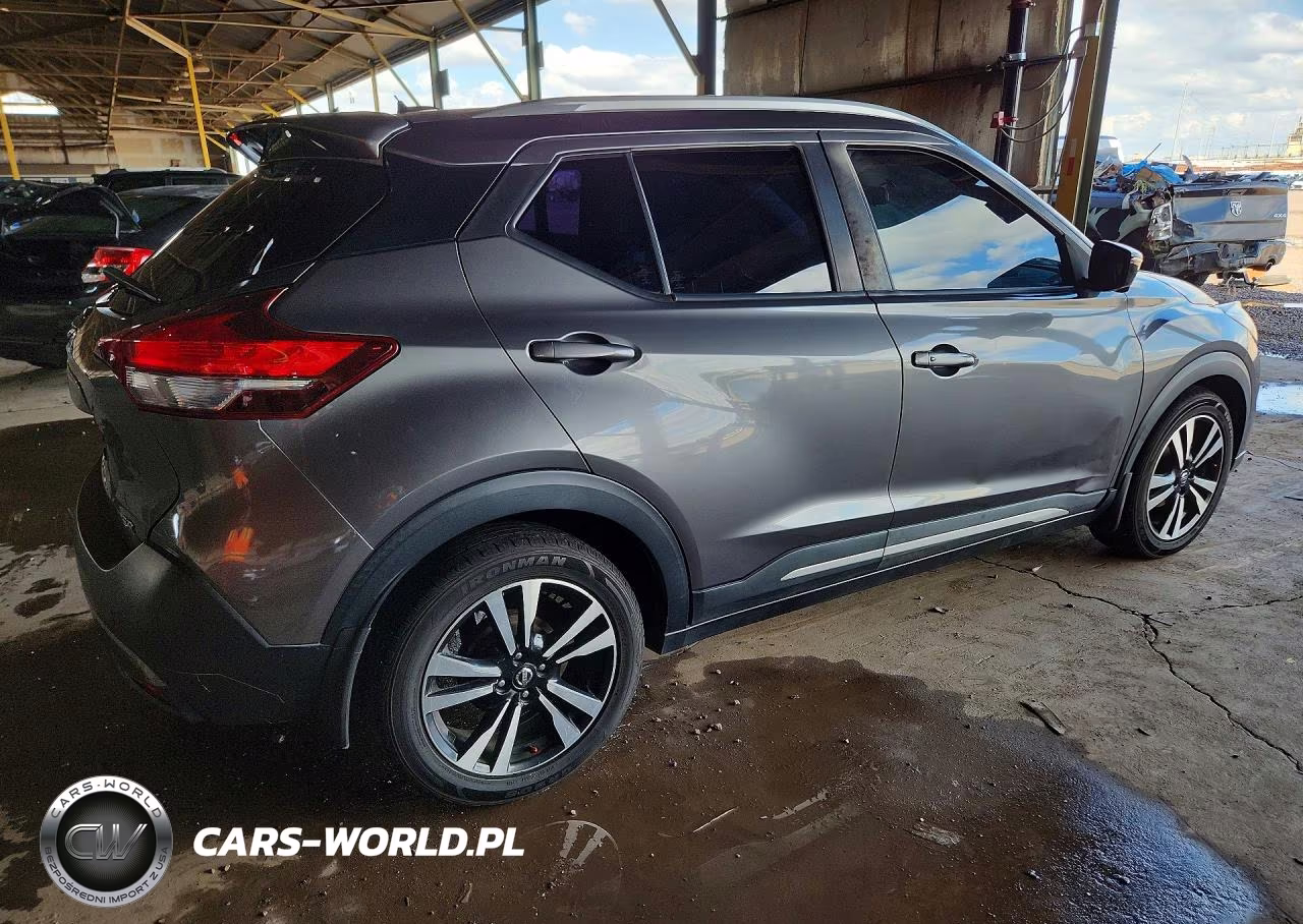 2018 Nissan Kicks Sr VIN:3N1CP5CUXJL545067 - 3