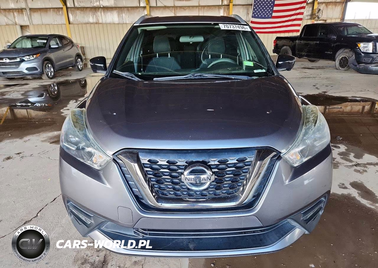 2018 Nissan Kicks Sr VIN:3N1CP5CUXJL545067 - 5