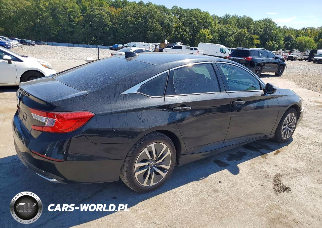 2018 Honda Accord Hybrid VIN:1HGCV3F1XJA006143 - 3